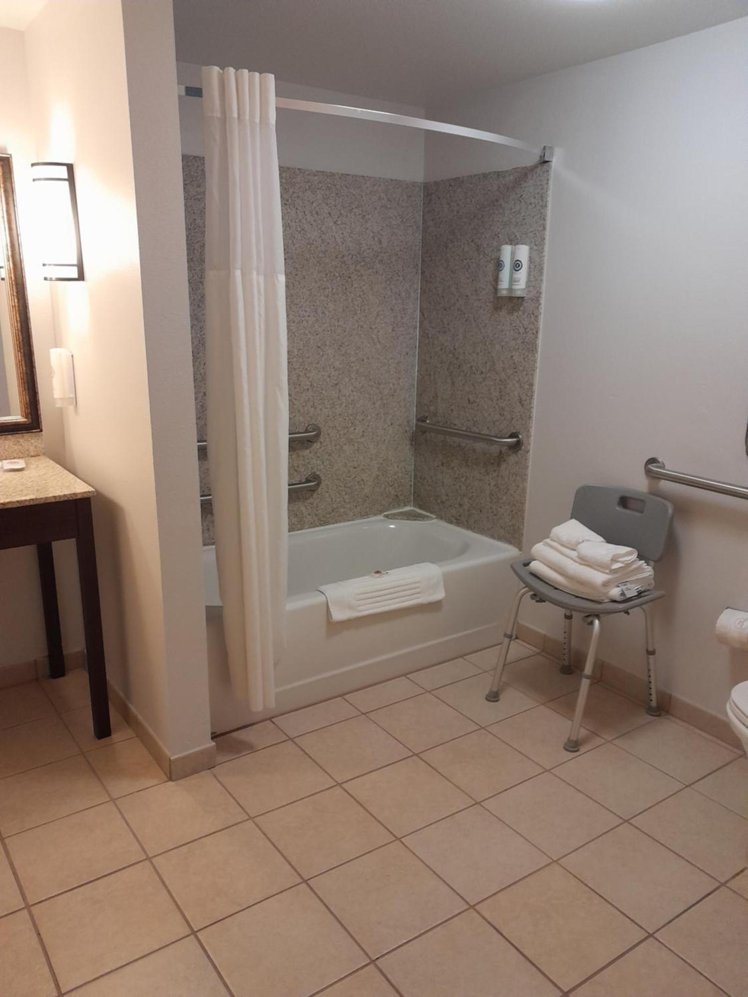 Comfort Suites Altoona Dış mekan fotoğraf